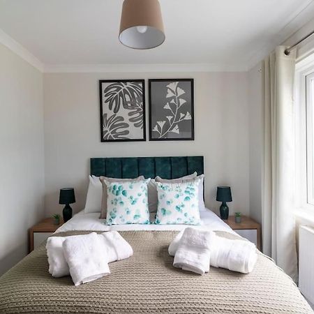 Spacious Sea View 2 Bedroom Sleeps 6-Free Parking Bournemouth Exteriör bild