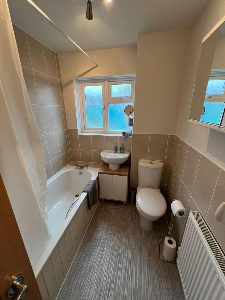 Spacious Sea View 2 Bedroom Sleeps 6-Free Parking Bournemouth Exteriör bild